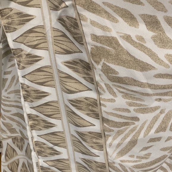 Beige and White Patterned Top - Picture 7 of 11